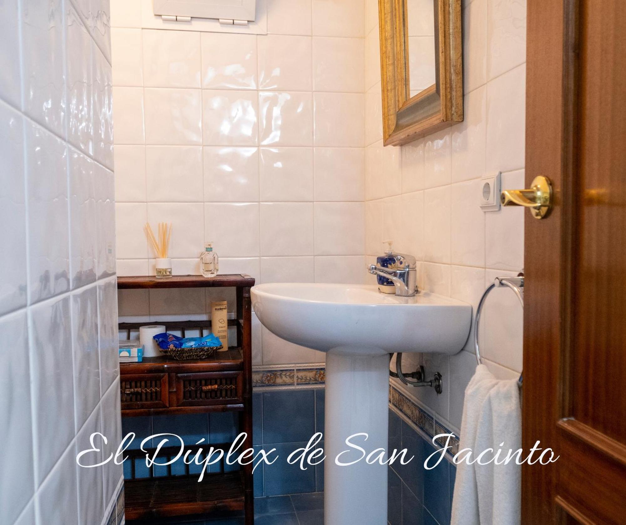 El Duplex De San Jacinto Apartment Sevilla Exterior foto